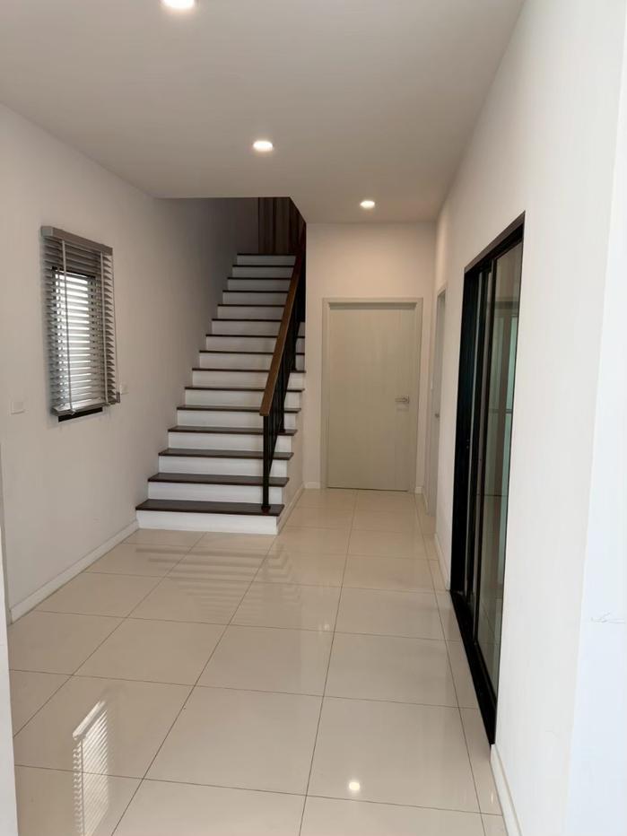 picture For Rent: Britannia Bangna–Srivaree | Largest House Model | Corner Plot Next to Park | 4 Bedrooms - 7/17