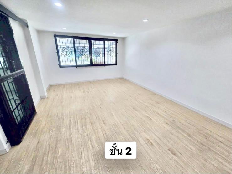 รูป ให้เช่าโฮมออฟฟิศ ลาดพร้าว 41 (ภาวนา)  7 ชั้น ไล่ระดับ แบบ 8ห้องนอน 5ห้องน้ำ  - รูปที่ 4/10