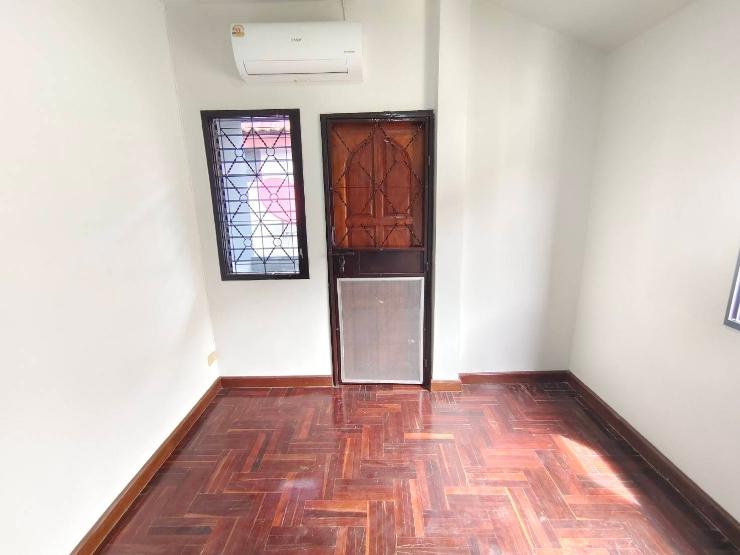 รูป 🔥 บ้านเดี่ยวหลังมุมให้เช่า 64 ตร.ว. | 4 ห้องนอน | จอดรถ 8 คัน | ติด Solar Cell ช่วยประหยัดค่าไฟ - รูปที่ 12/18