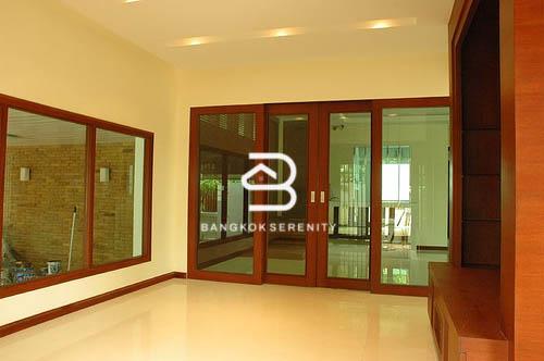 รูป House for rent near BTS Pha Khanong  - รูปที่ 2/8