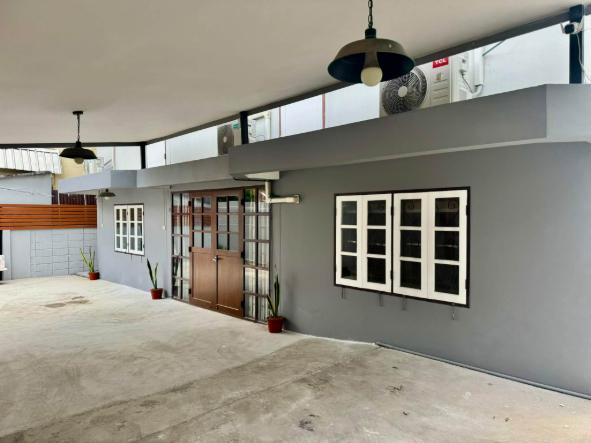 รูป HR3832ให้เช่าบ้านเดี่ยว 2 ชั้น รีโนเวทใหม่ ใจกลางอุดมสุข (Pet Friendly) ใกล้ BTS อุดมสุข และ MRT ศรีอุดม พื้นที่กว้าง พร้อมเข้าอยู่ - รูปที่ 26/28