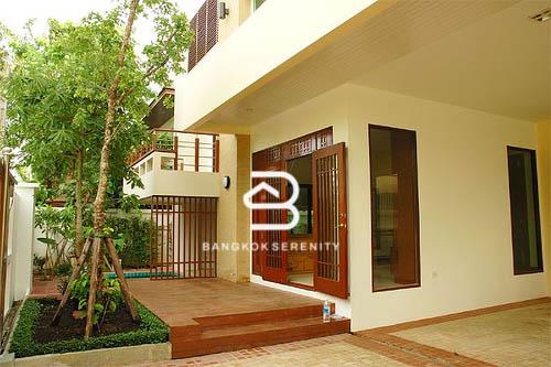 รูป House for rent near BTS Pha Khanong  - รูปที่ 1/8