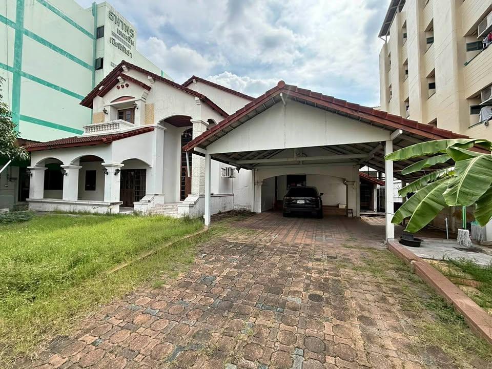 รูป HR3835ให้เช่าบ้านเดี่ยว 2 ชั้น เนื้อที่กว้าง 126 ตร.ว. รามคำแหง 76 (สุขาภิบาล 3) ห่างรถไฟฟ้าสายสีส้มเพียง 400 เมตร - รูปที่ 1/5