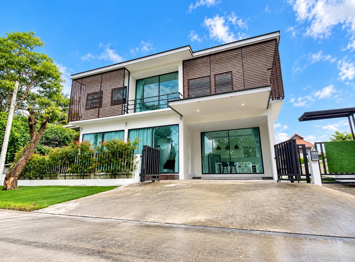 รูป 🏡✨ Pool Villa 2 ชั้น สไตล์ Modern ให้เช่า ทำเลแม่เหียะ เชียงใหม่ | 3 ห้องนอน | สระว่ายน้ำส่วนตัว ✨🏡  #A8-V0060 - รูปที่ 1/29