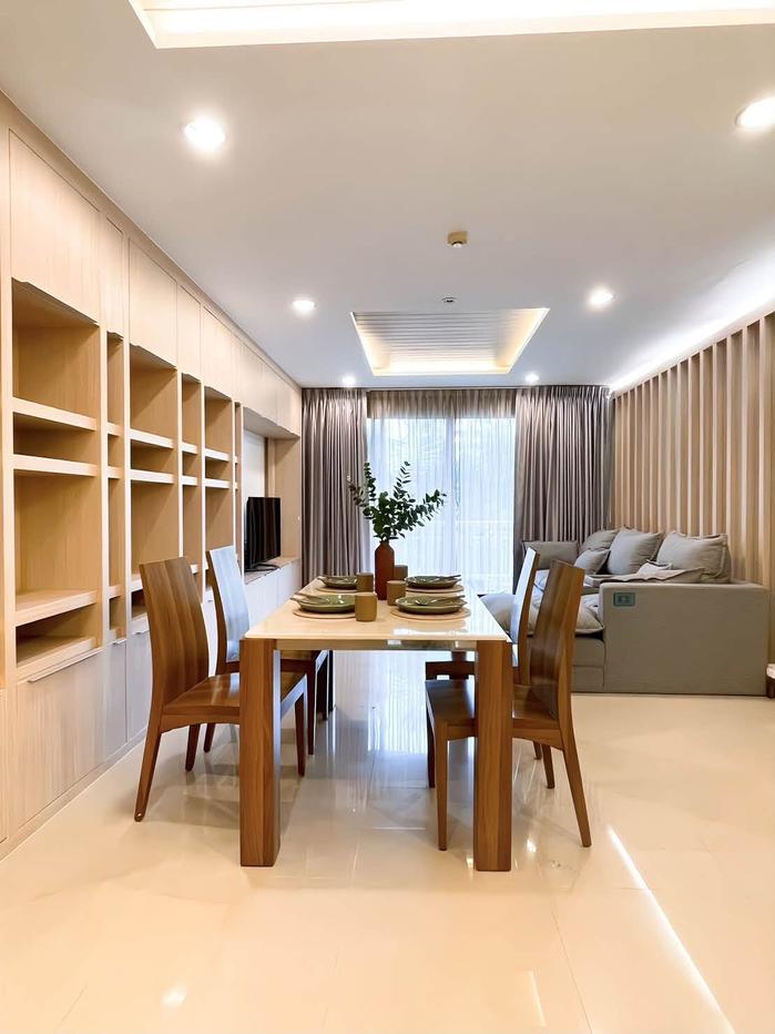 picture RS7724 For Rent: Low-rise Condo "The Rise Sukhumvit 39" – Beautiful Corner Unit near BTS Phrom Phong - 2/30