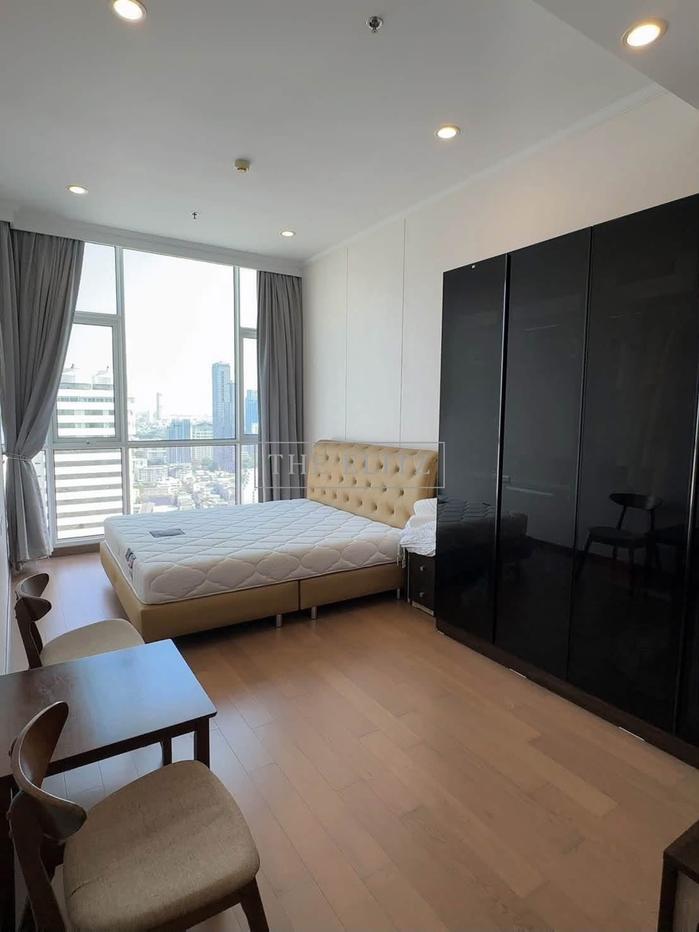 รูป ✨Rare 3-Bedroom Unit | Best Panoramic View in the Building | Prime Surawong CBD Location✨ - รูปที่ 7/19