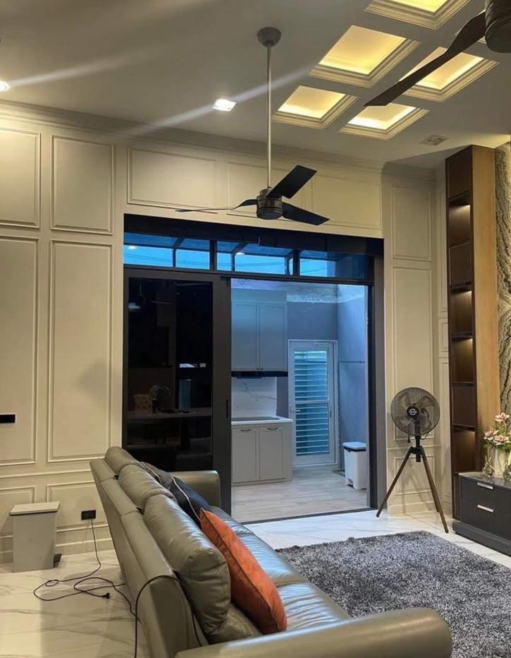 picture MN019572 | 3Bed | 4Bath | BTS Phahonyothin 24 | 255sqm | THB 140,000/mo | Fl.1 — The Eight Chatuchak Ratchada Bangkok - 7/10