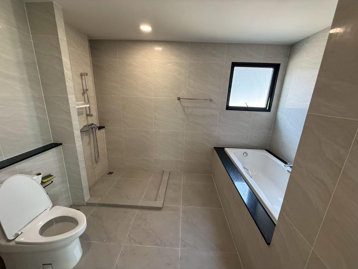 picture For Rent: Britannia Bangna–Srivaree | Largest House Model | Corner Plot Next to Park | 4 Bedrooms - 13/17