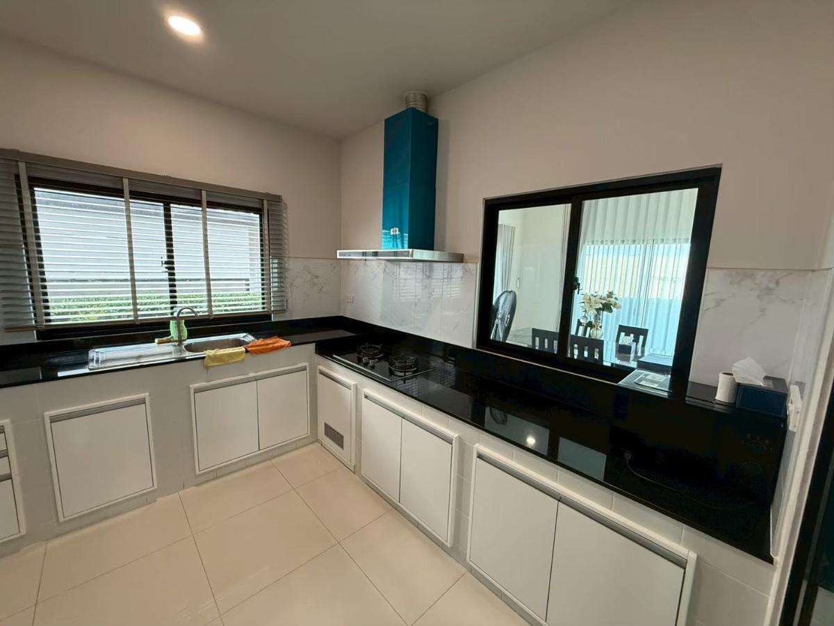 picture For Rent: Britannia Bangna–Srivaree | Largest House Model | Corner Plot Next to Park | 4 Bedrooms - 8/17