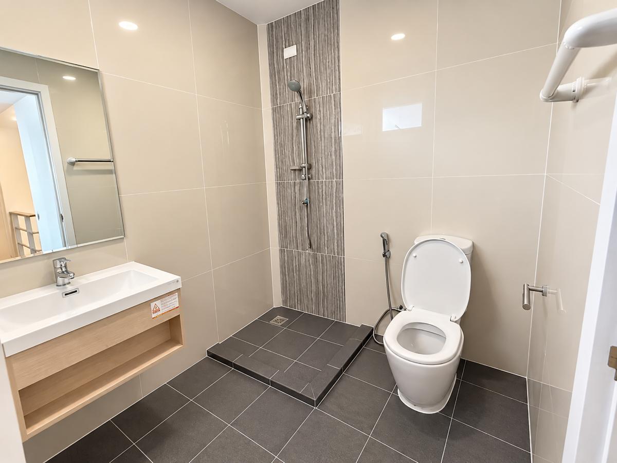 picture 3-Story Townhome for Sale – J Grand Sathorn-Kalapaphruek Project - 14/27