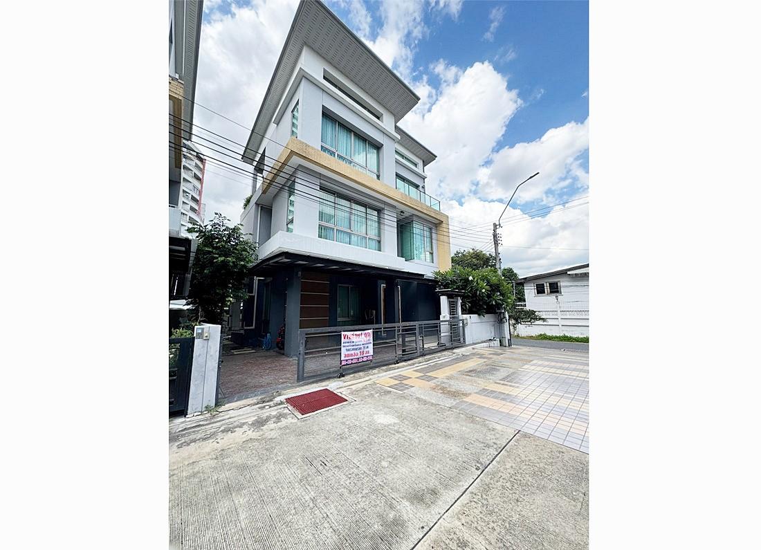 รูป Call : 094-419-9594 ขายด่วน! บ้านสวยมาก บ้านแปลงมุม 3 ชั้น ซอยรัชดาภิเษก 30 จันทรเกษม เขตจตุจักร ใกล้รถไฟฟ้าสีเหลือง สถานีลาดพร้าว - รูปที่ 1/12