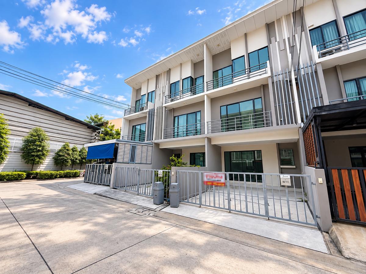 picture 3-Story Townhome for Sale – J Grand Sathorn-Kalapaphruek Project - 3/27