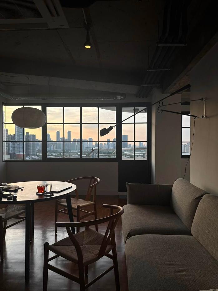 picture 🔥 17th-Floor Corner Unit with Tenant! 2 Bedrooms | 82 SQ.M. | - 4/6