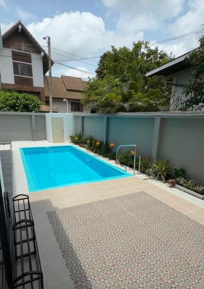 รูป AA653685 | 5 ห้องนอน | 4 ห้องน้ำ | BTS On Nut | 300 ตร.ม. | 150,000 บาท/เดือน — Pool Villa กรุงเทพฯ - รูปที่ 1/5