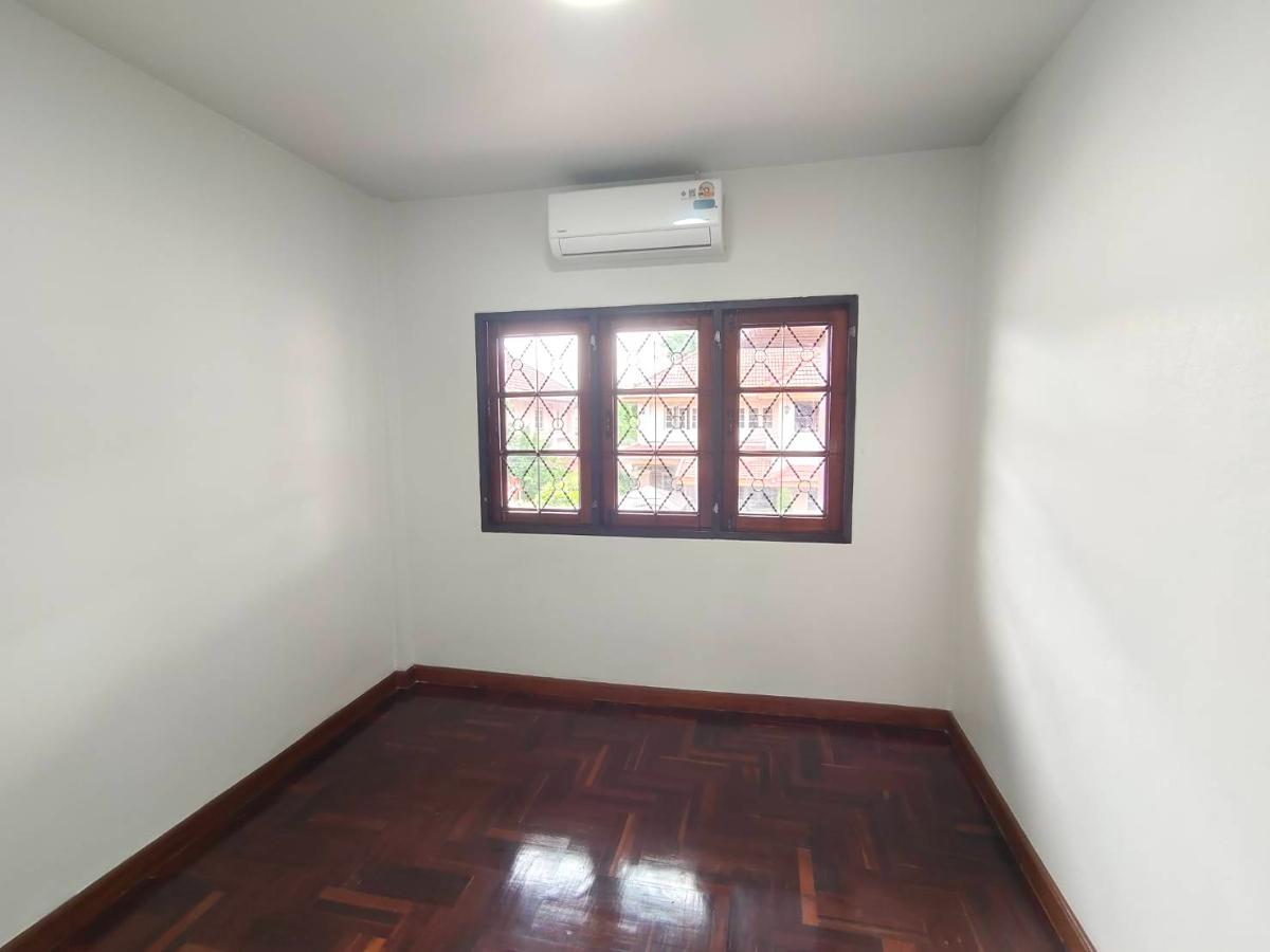 รูป 🔥 ขายบ้านเดี่ยวหลังมุม 64 ตร.ว. เฉลิมพระเกียรติ ร.9 ซ.28 | 4 ห้องนอน | Solar Cell | จอดรถได้ 8 คัน | เพียง 5.5 ล้านบาท! - รูปที่ 16/16