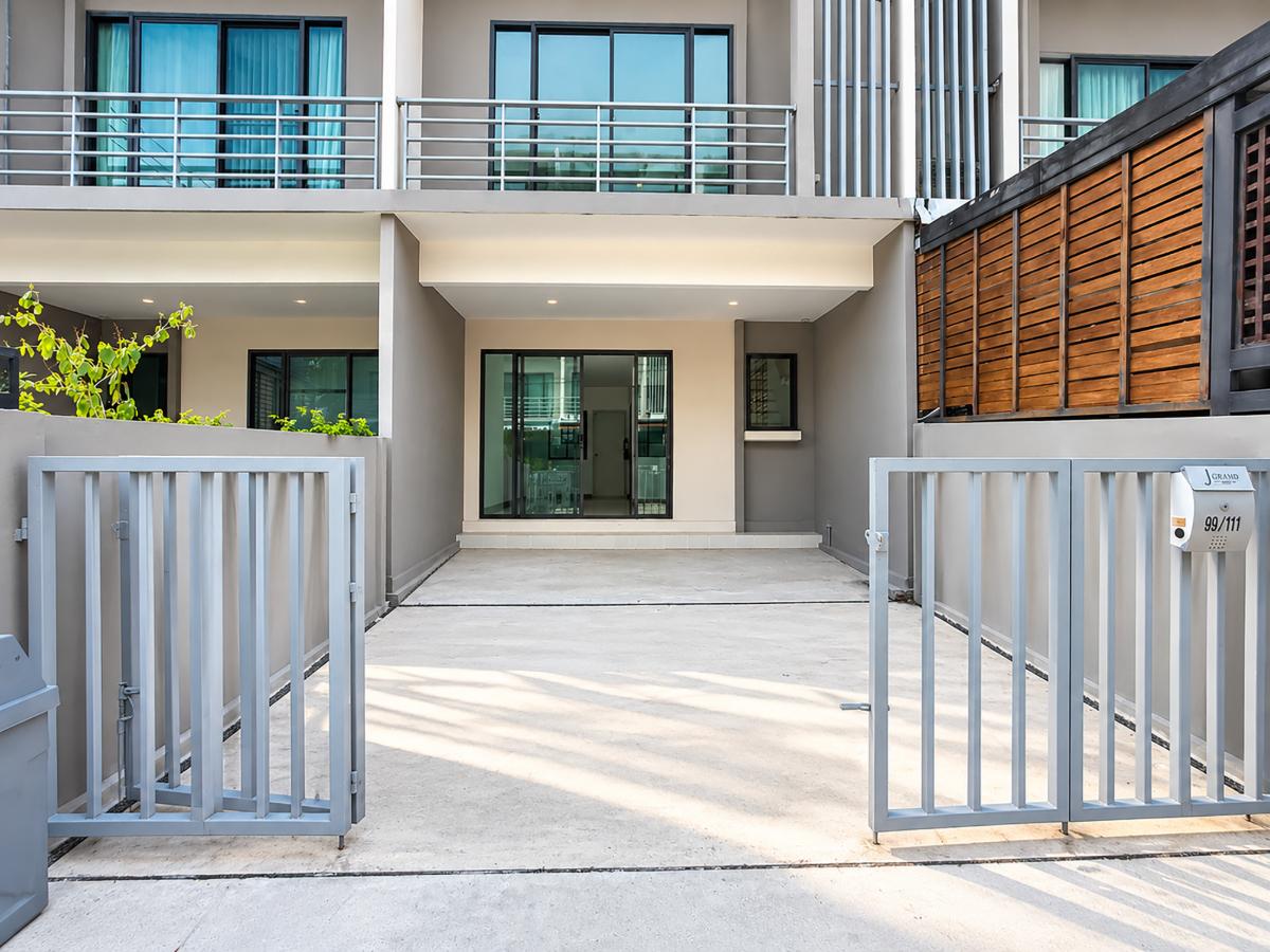 picture 3-Story Townhome for Sale – J Grand Sathorn-Kalapaphruek Project - 6/27