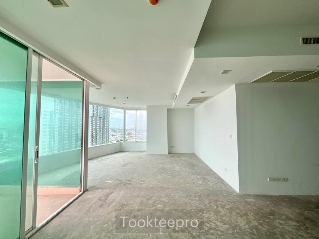 picture Luxury Riverfront condominium 2 bedroom - 4/8
